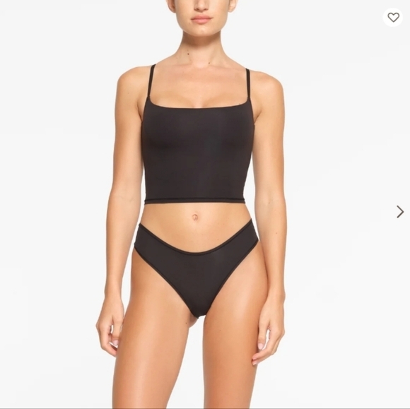Skims Fits Everybody Cropped Cami NWT Sz L in Onyx - Picture 2 of 5